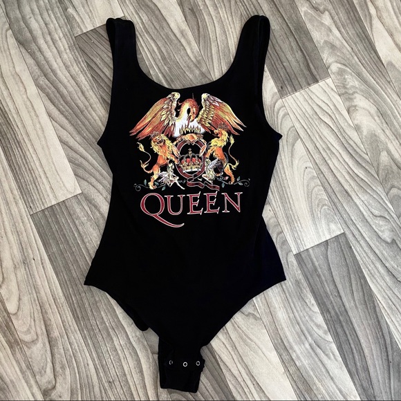 H&M Tops - H&M Queen Bodysuit